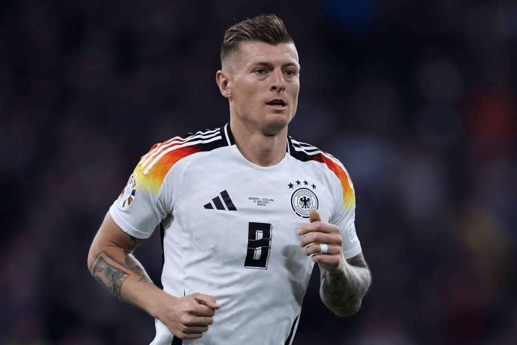 九游体育下载-德布劳内在西班牙队比赛中高光表现，赛况扑朔迷离引发热议！